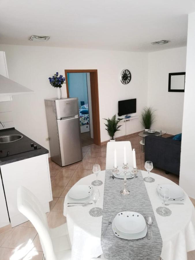 Apartment Toni With Private Parking Zara Esterno foto