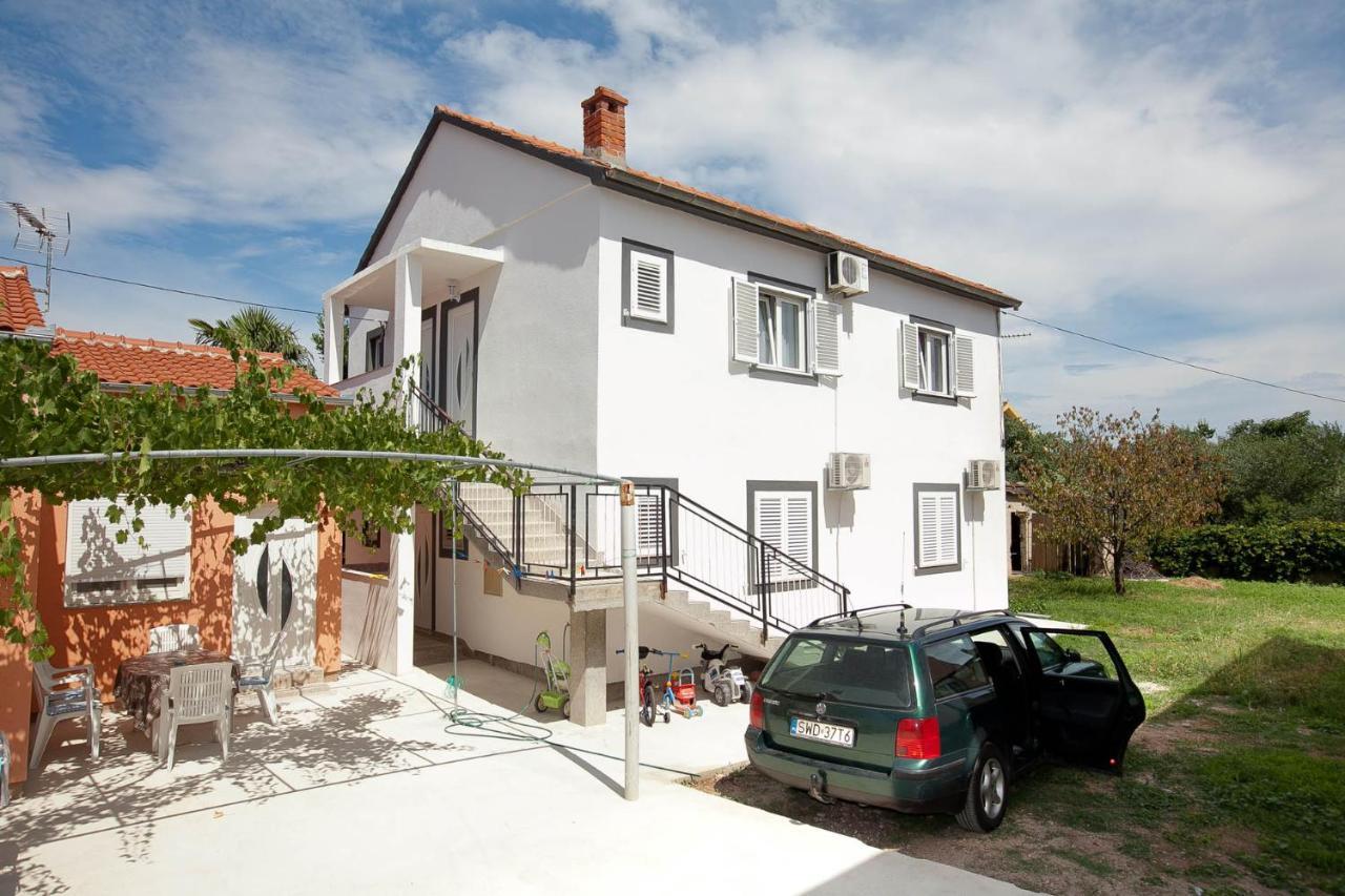 Apartment Toni With Private Parking Zara Esterno foto