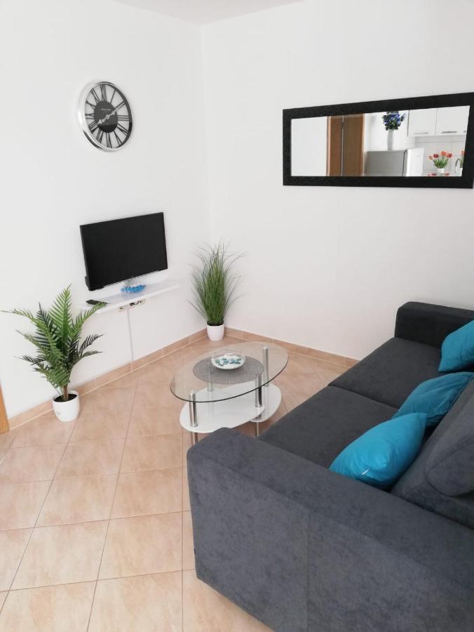 Apartment Toni With Private Parking Zara Esterno foto