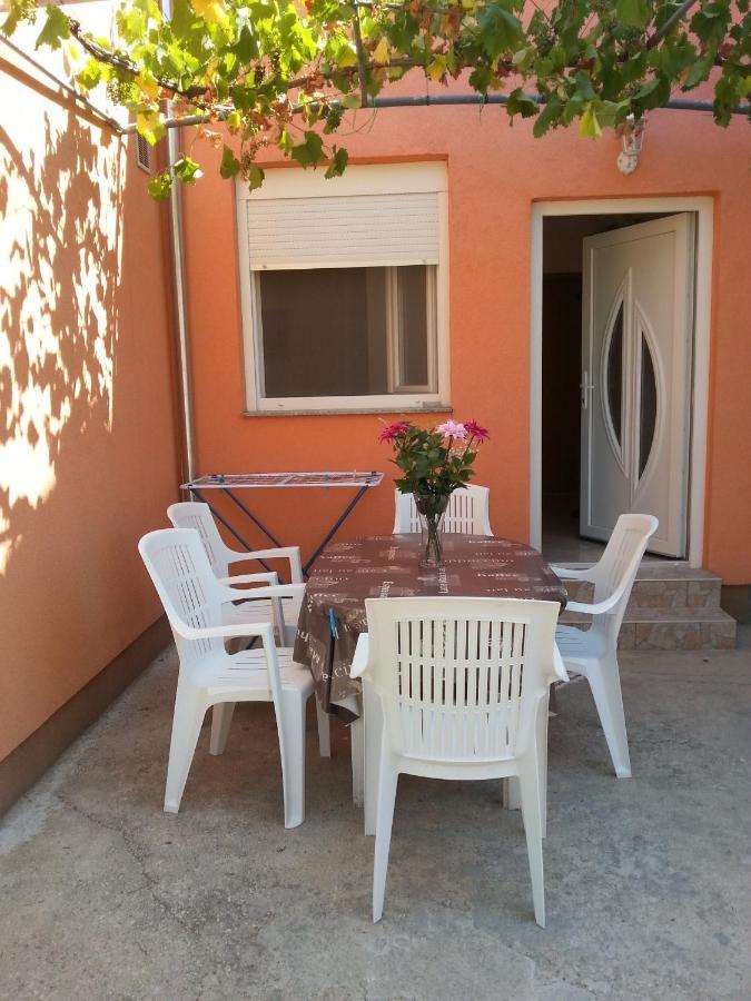 Apartment Toni With Private Parking Zara Esterno foto
